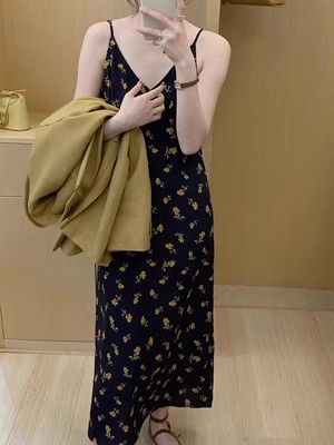 黄色碎花吊带连衣裙夏季新款法式V领可调节肩带内搭中长裙
