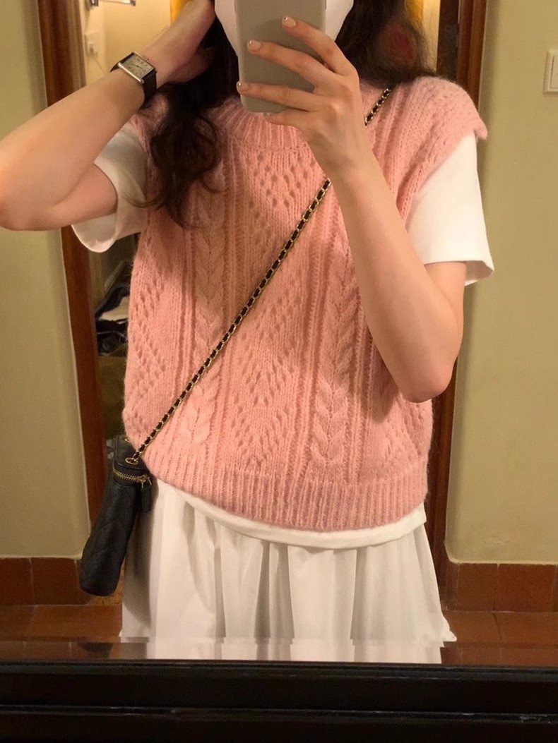 初秋纯色羊驼钩花镂空红色马甲针织背心 日系 慵懒风宽松上衣