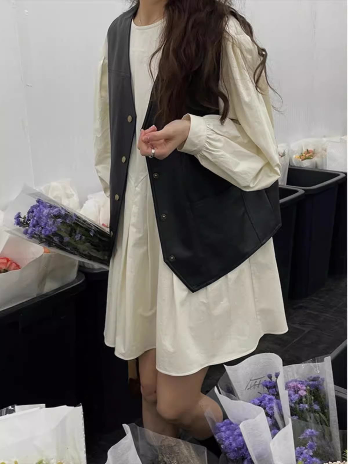 新款无袖黑色背心皮马甲上衣女韩版宽松针织外搭单排扣